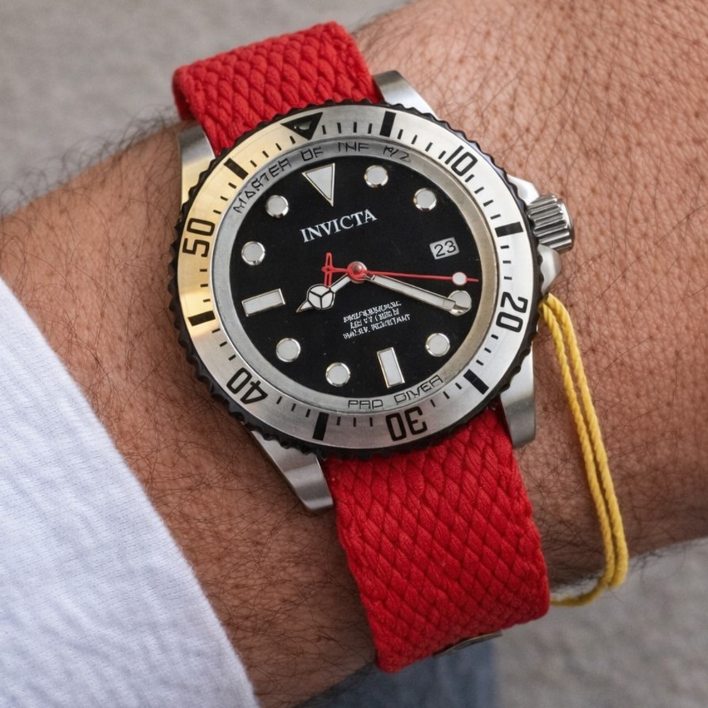 Invicta Pro Diver – Red Strap